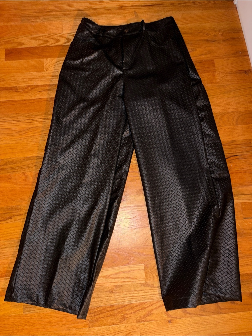 Black Textured Wide-Leg Pants LARGE